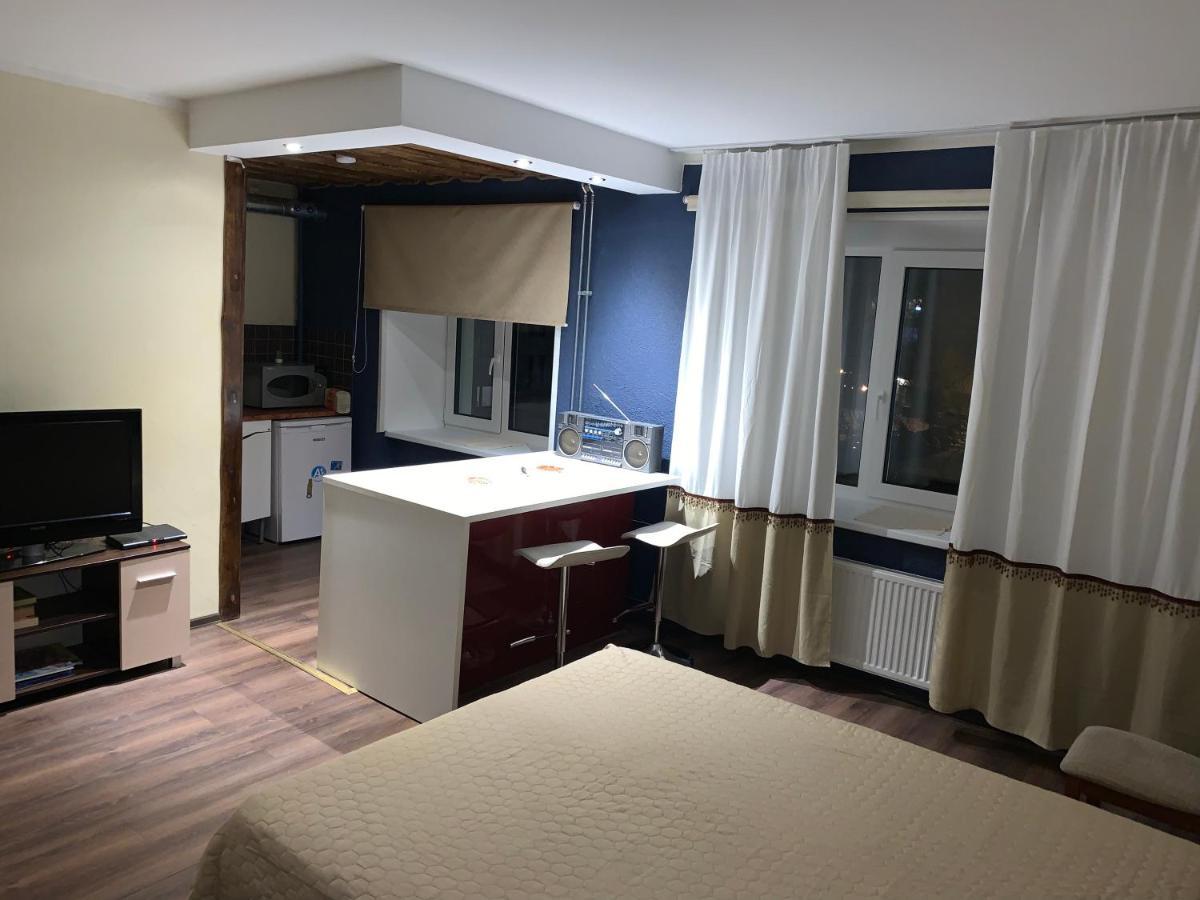 Riia 10, 2-Bedroom Apartment - 2 Big Beds 1 Extra Bed-Parking Free タルトゥ エクステリア 写真